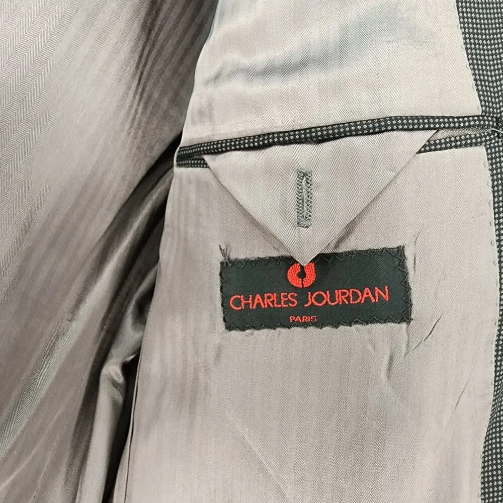 Charles Jourdan Blazer Size 38 small hole back of left sleeve - can be repaired